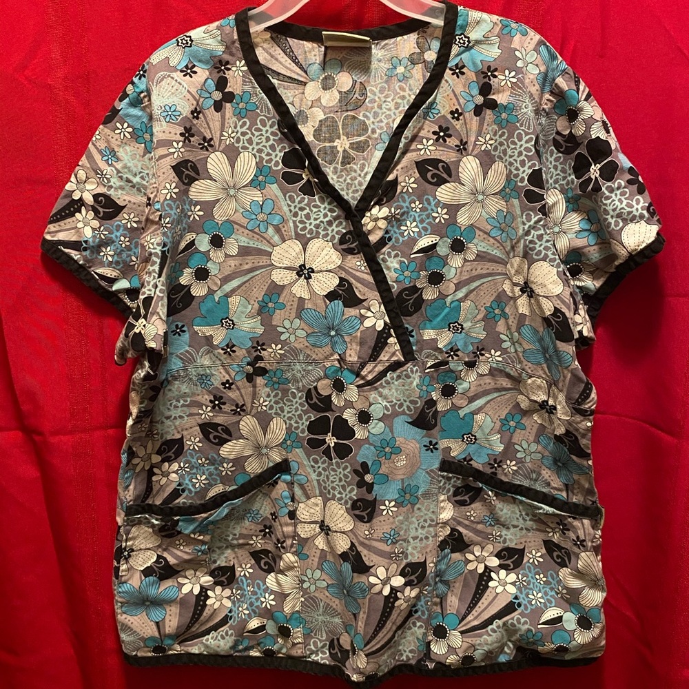 Tafford scrub top size Med